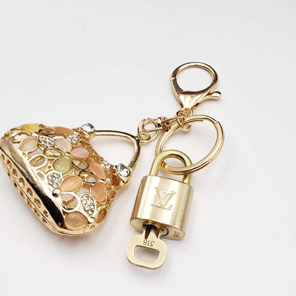 100% Auth Louis Vuitton Lock & Key with unbranded Bagcharm, Keycharm, Keychain - Picture 5 of 7